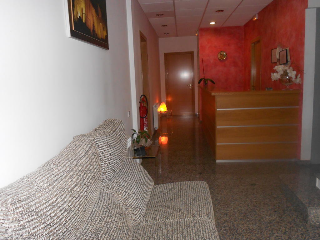 Hostal Ca La Irene Sant Vicens De Castellet Exteriör bild